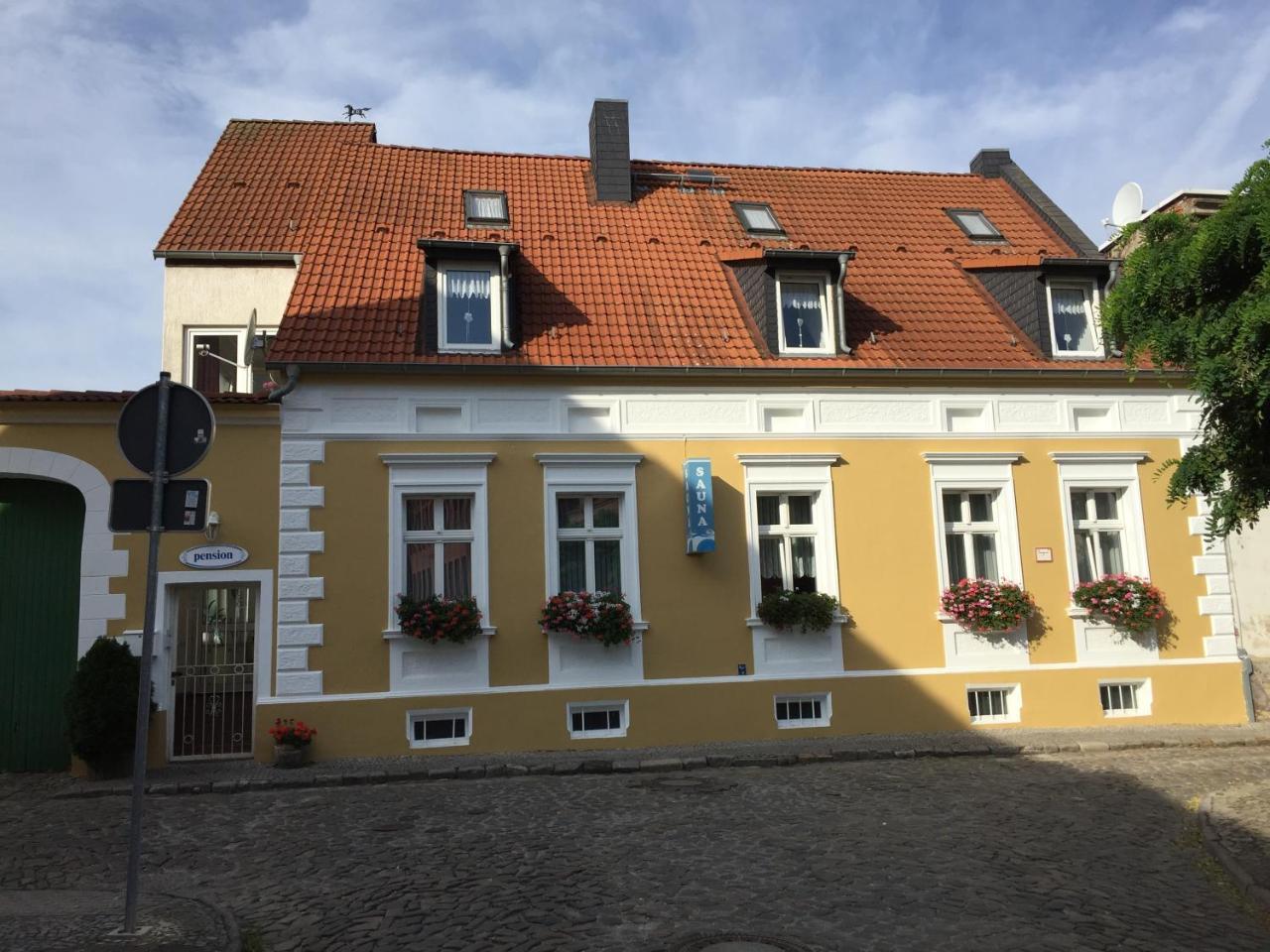 Pension & Sauna Am Lorenz Calbe Kültér fotó